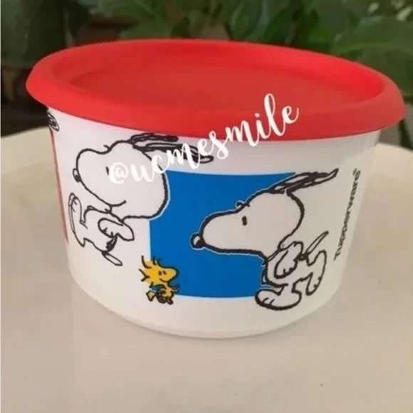 Tupperware Snoopy One Touch Container - Picture 2 of 4